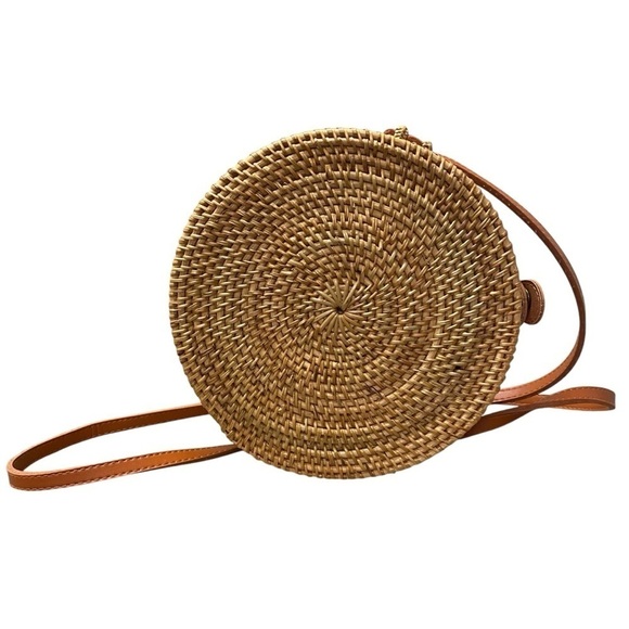 Rattan round small crossbody purse floral lining snap closure. - Picture 11 of 16